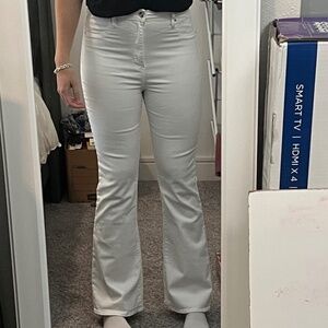 Size 10 Super Stretch White Bootcut Jeans American Eagle